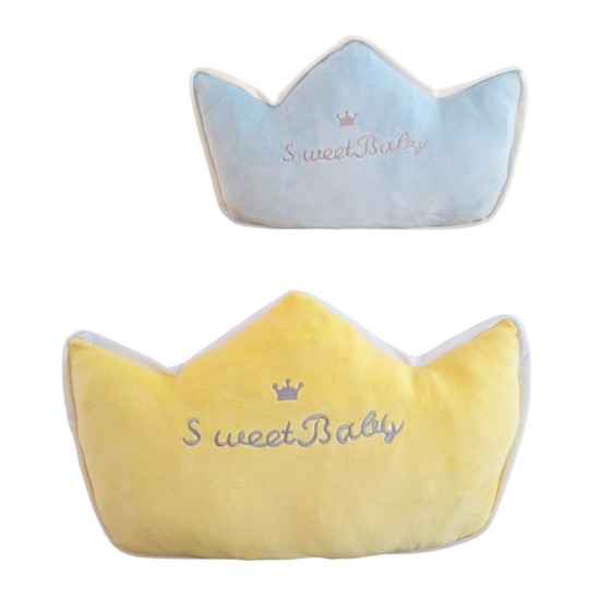 Плюшена възглавница корона Sweet Baby 57x35см
